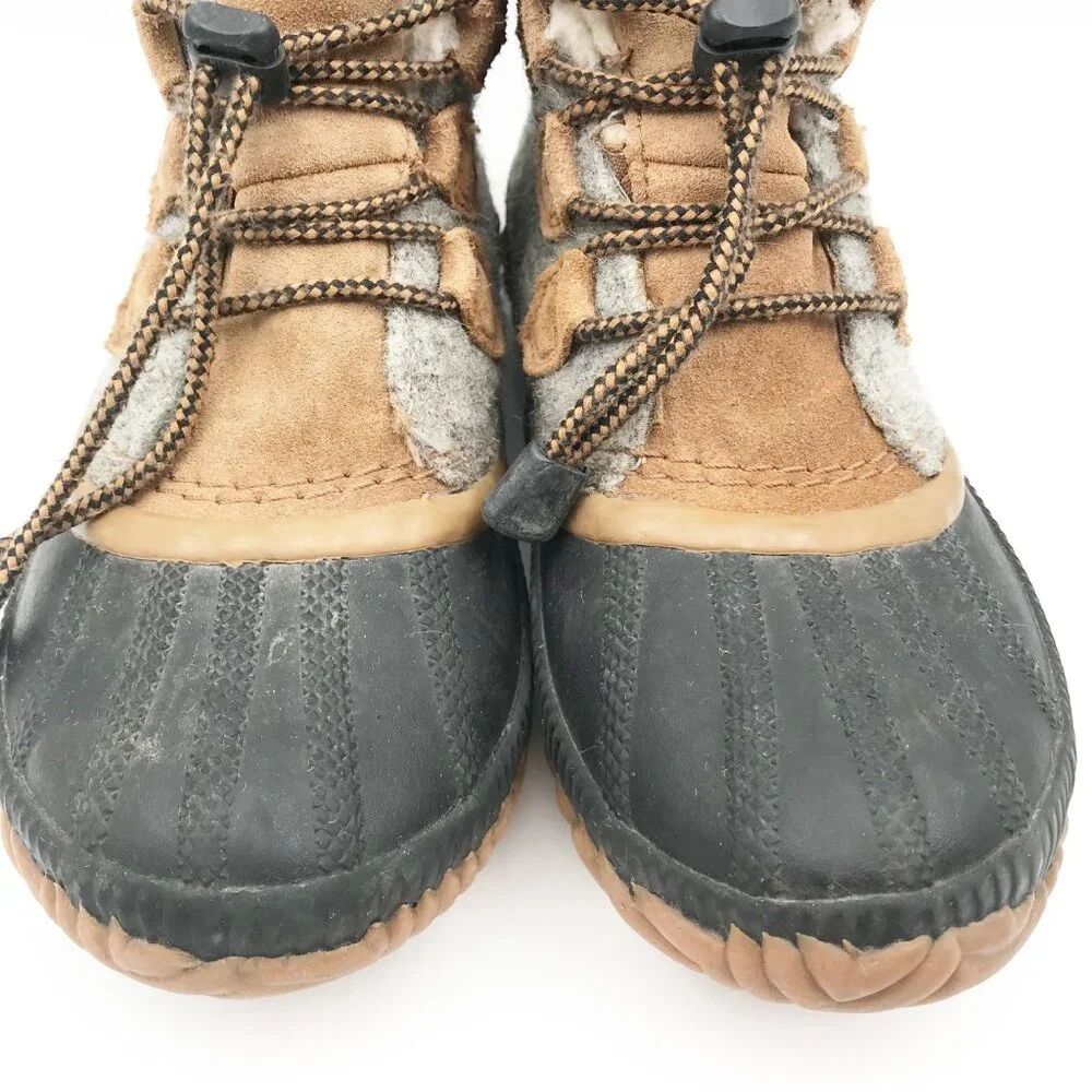 SOREL Out N About Plus Unisex Waterproof Duck Boots Youth 4